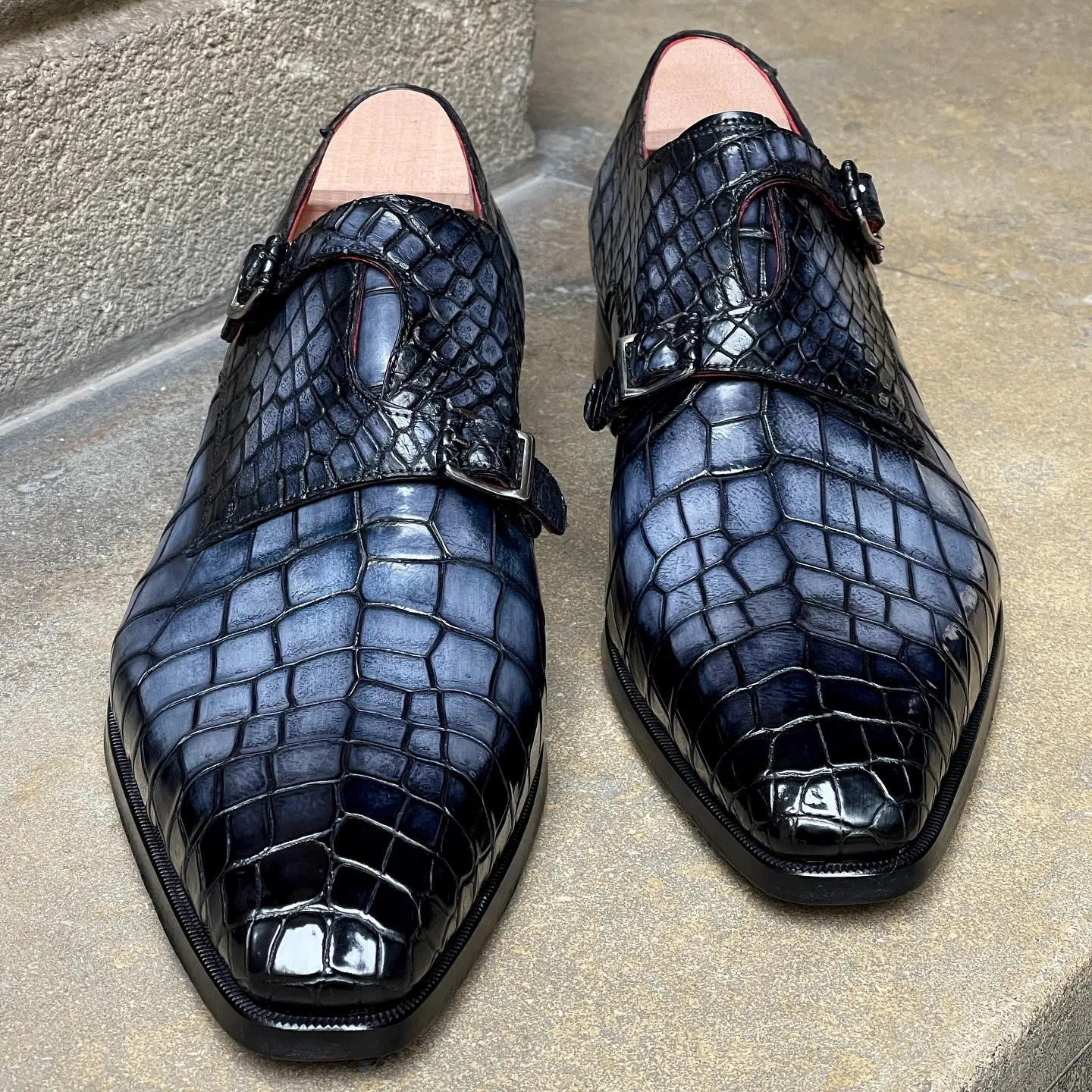 Crocodile Pattern Monk Shoes With Double Buckle