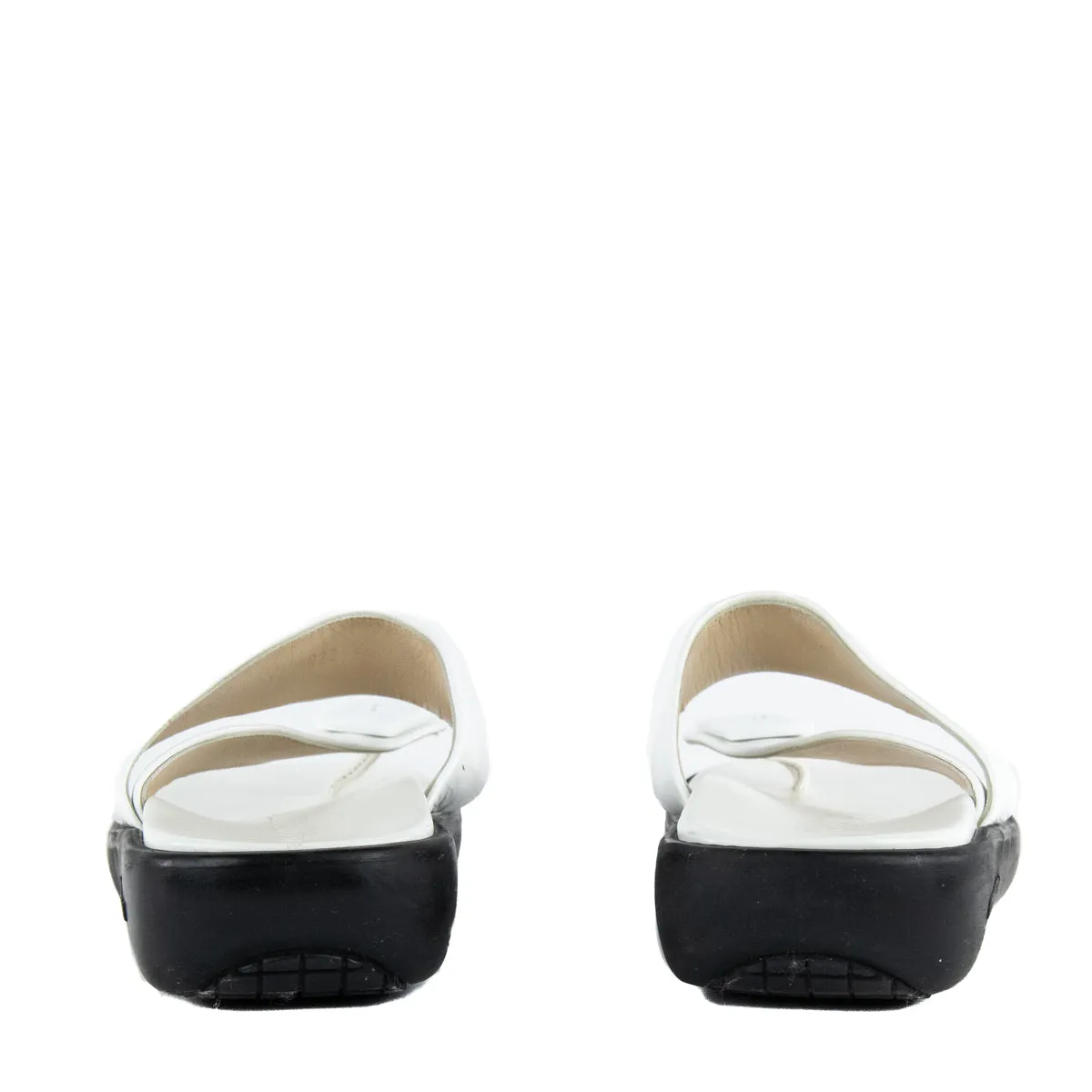 Louis Vuitton White Leather Slide Sandals Size US 7.5 | EU 37.5