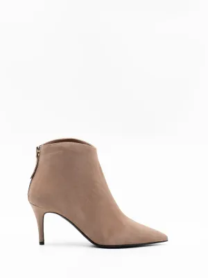 Round topline ankle boots in beige suede